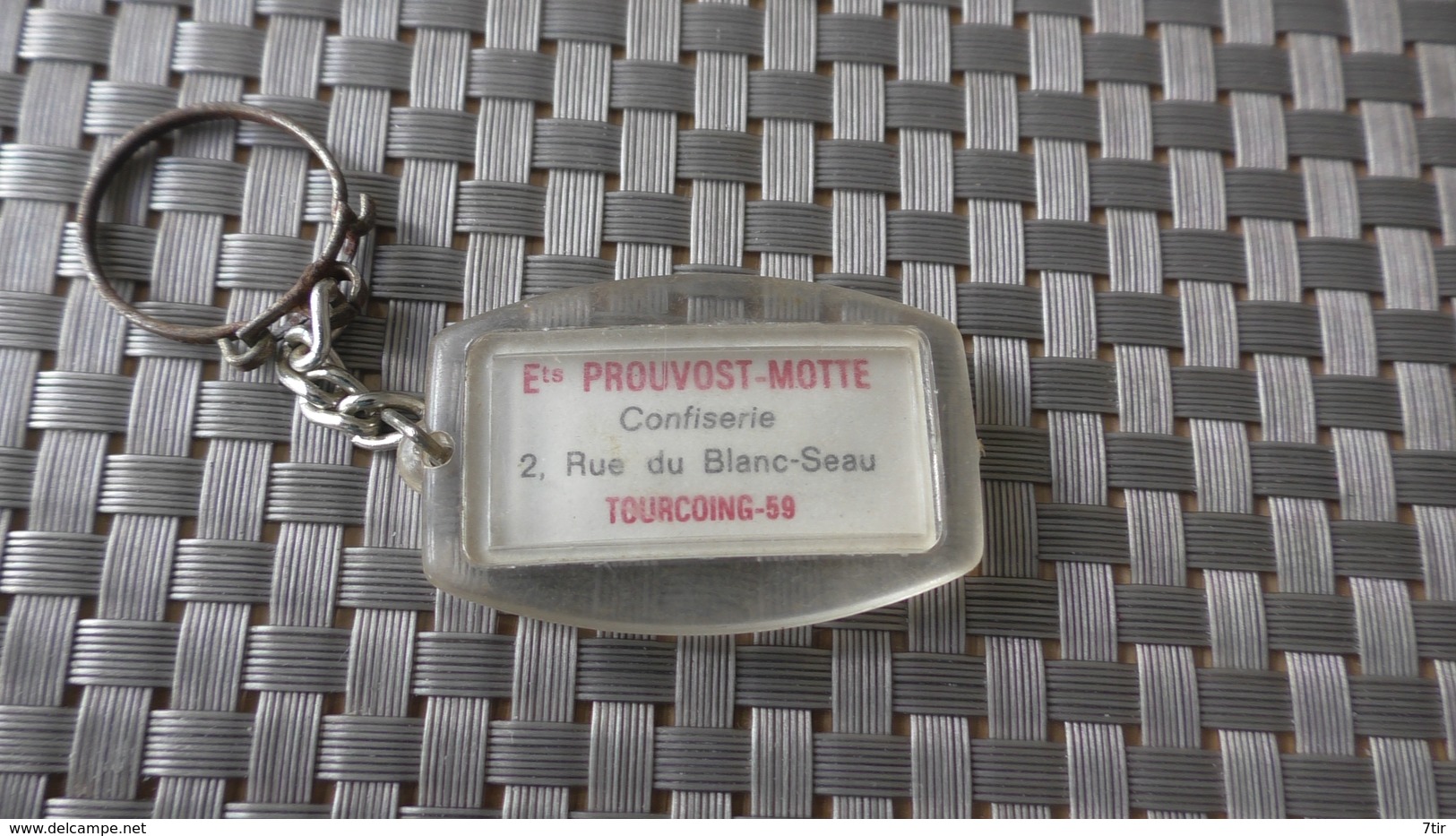 PORTE CLEF LOCOMOTIVE STEPHENSON TOURCOING 59 CONFISERIE RUE BLANC SEAU - Porte-clefs