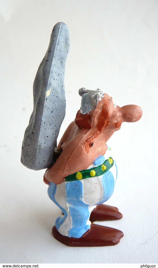 RARE FIGURINE ASTERIX LA HOTTE AUX JOUETS - OBELIX AVEC MENHIR - UDERZO (2) - Astérix & Obélix