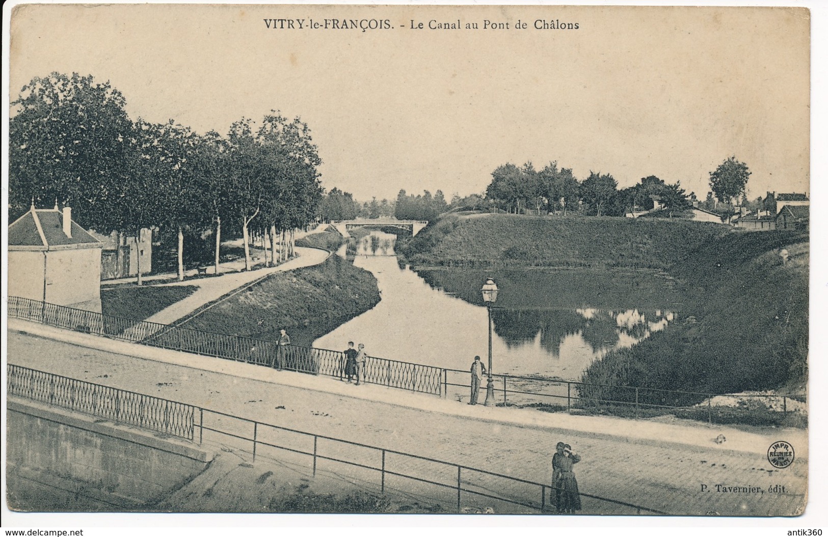 CPA 51 VITRY LE FRANCOIS Le Canal Au Pont De Chalons - Vitry-le-François