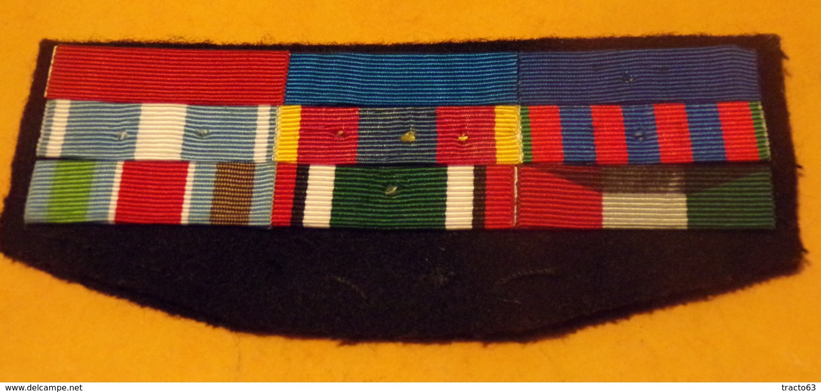 INSIGNE EN TISSU ARMEE FRANCAISE :BARRETTE DE RAPPEL DE 9 DECORATION DONT LA LEGION D'HONNEUR  , BON ETAT VOIR PHOTO . - Ecussons Tissu