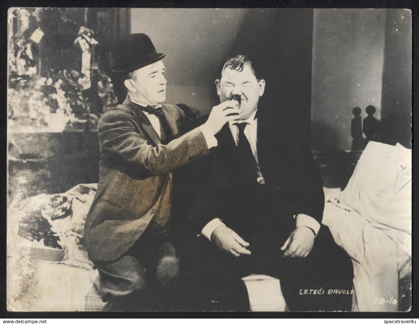 STAN LAUREL, OLIVER HARDY (MOVIE "The Flying Deuces" 1939.) - Vintage LOBBY CARD - LC3-62 - Bioscoopreclame