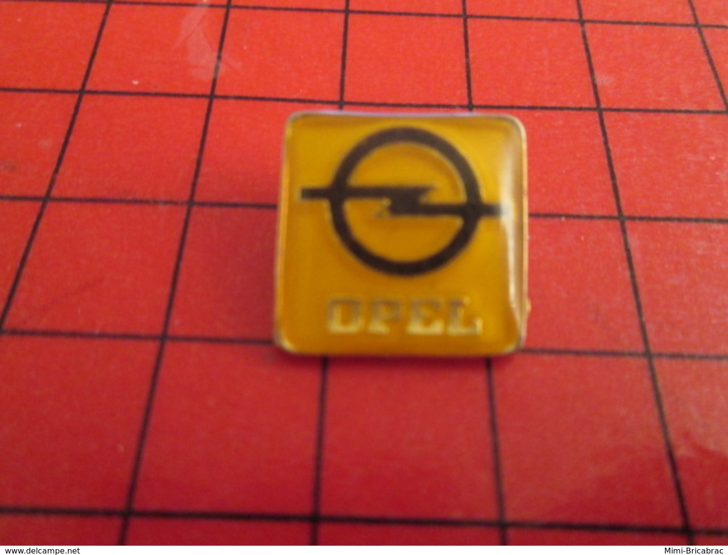 211c Pin's Pins /  Belle Qualité Et Rare / THEME AUTOMOBILES : LOGO DE LA MARQUE OPEL - Opel