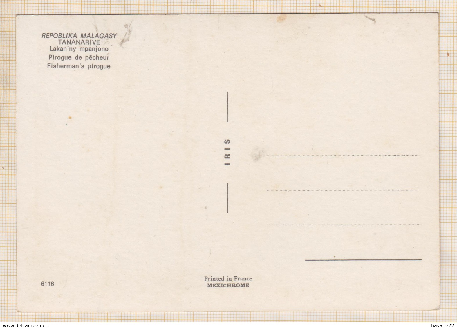 9AL906 TANANARIVE PIROGUE DE PECHEUR BLASON 2 SCANS - Madagascar