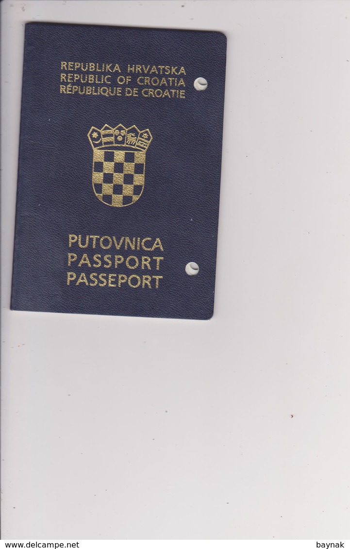 C13  --  PASSPORT  --   CROATIA    ~   II. MODEL  -  2002  ~~ NICE LOOKING  LADY PHOTO  --  VISA UNITED KINGDOM - Historische Dokumente