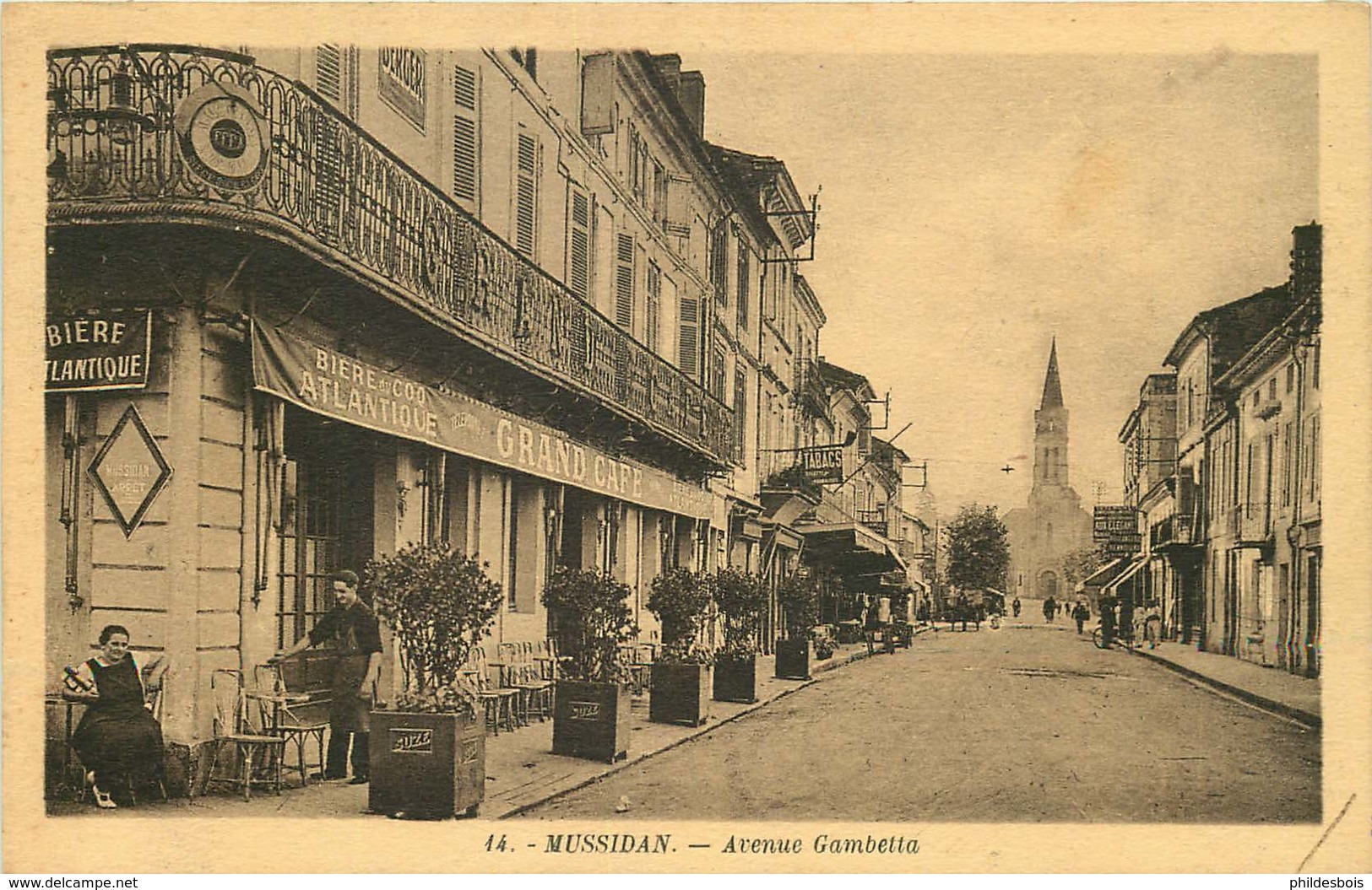 DORDOGNE  MUSSIDAN  Avenue Gambétta - Mussidan