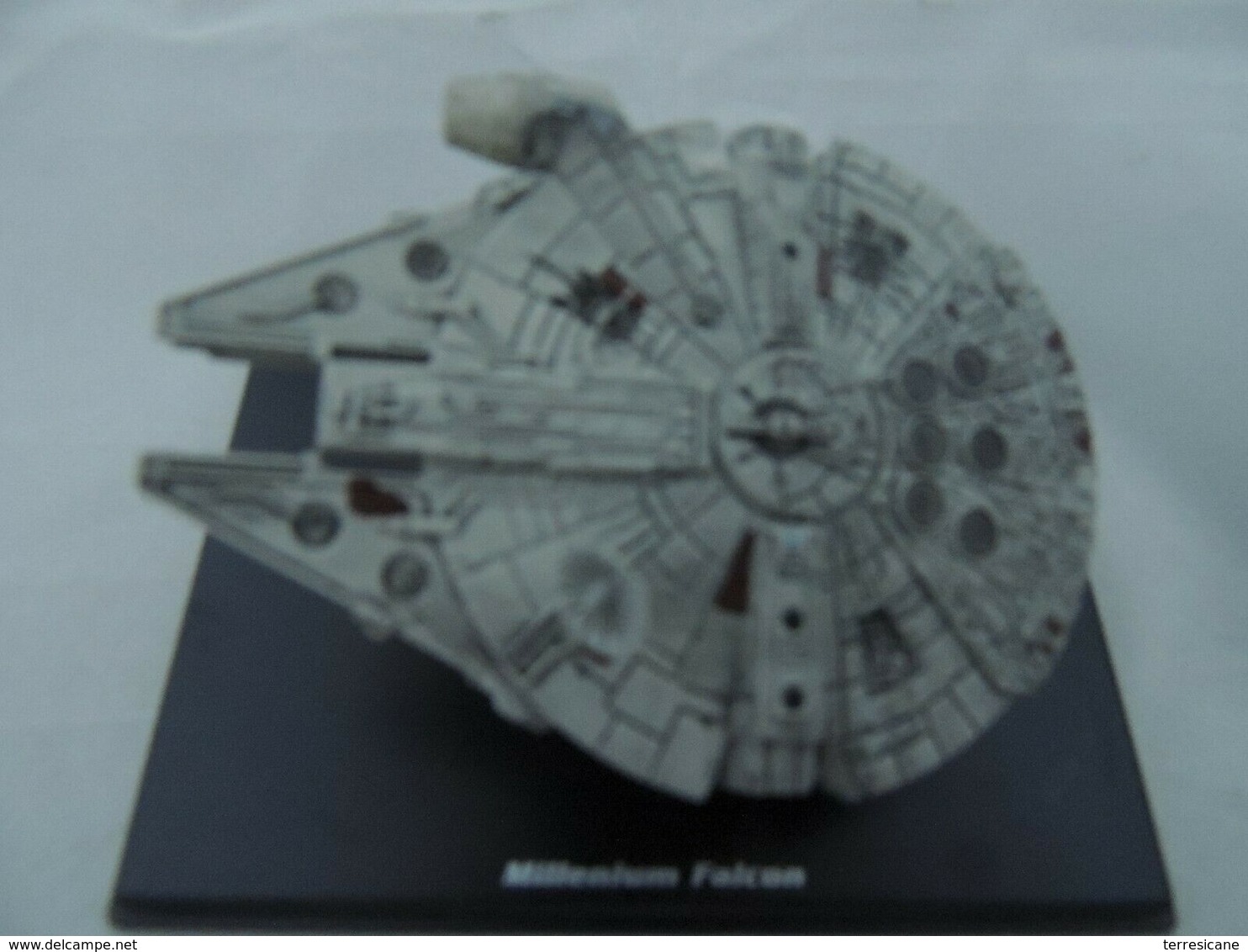 STAR WARS MODELLINO MILLENIUM FALCON IN TECA B1 - Spazio