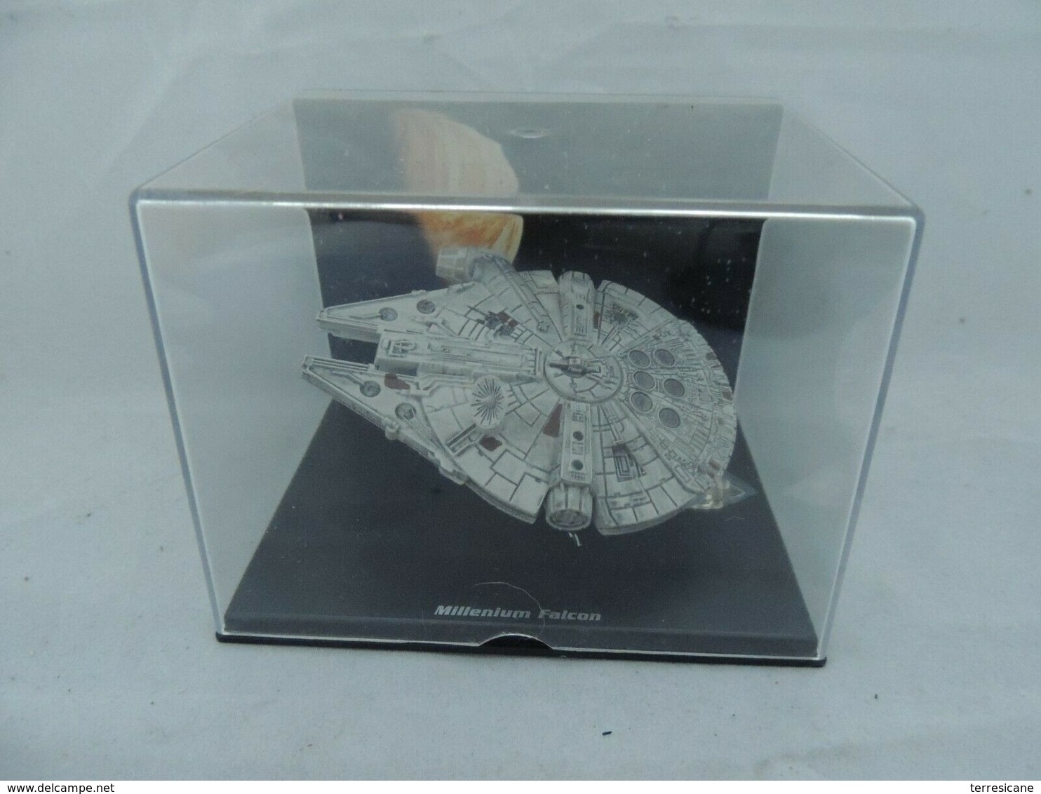 STAR WARS MODELLINO MILLENIUM FALCON IN TECA B1 - Raumfahrt