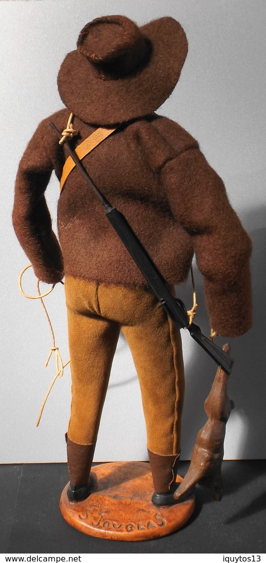 SUPERBE Et ANCIEN SANTON PROVENCAL " Le Chasseur" Signé : Simone JOUGLAS - Superbe ! Haut : 30cm - Parf. Etat - Art Populaire