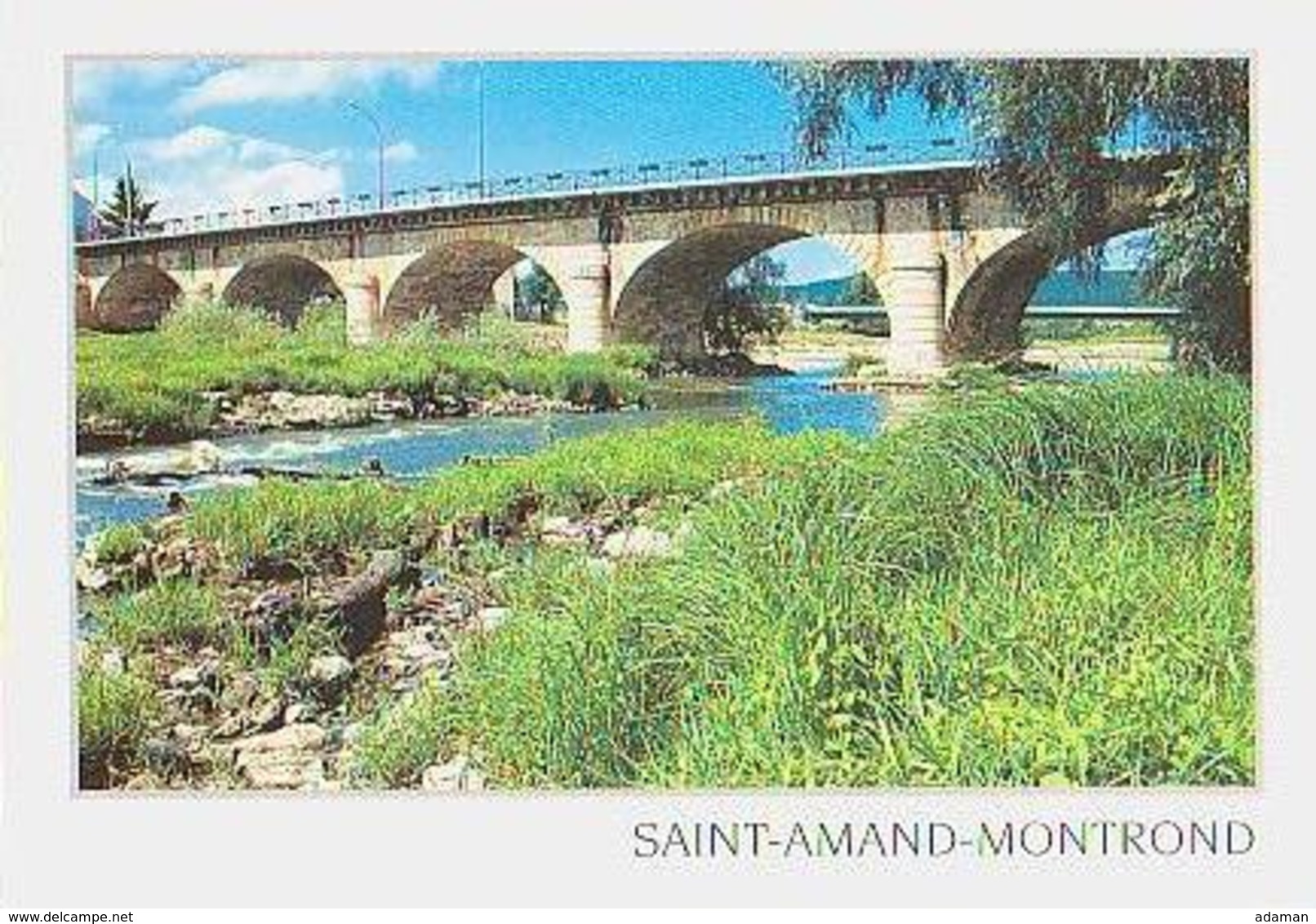 Cher        H106        Saint Amand Montrond.Depuis Le Pont , Les Berges Du Cher - Saint-Amand-Montrond