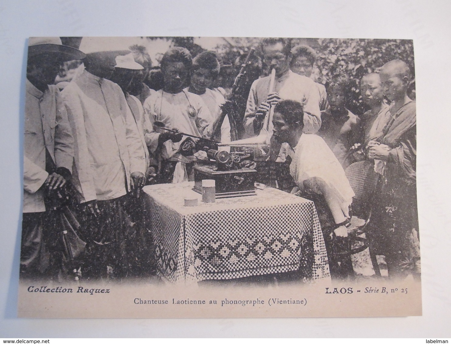 POSTCARD MAN FRANCE PHONOGRAPH LAOS PICTURE ADVERTISING DESIGN PHOTO POST CARD PC - Unclassified