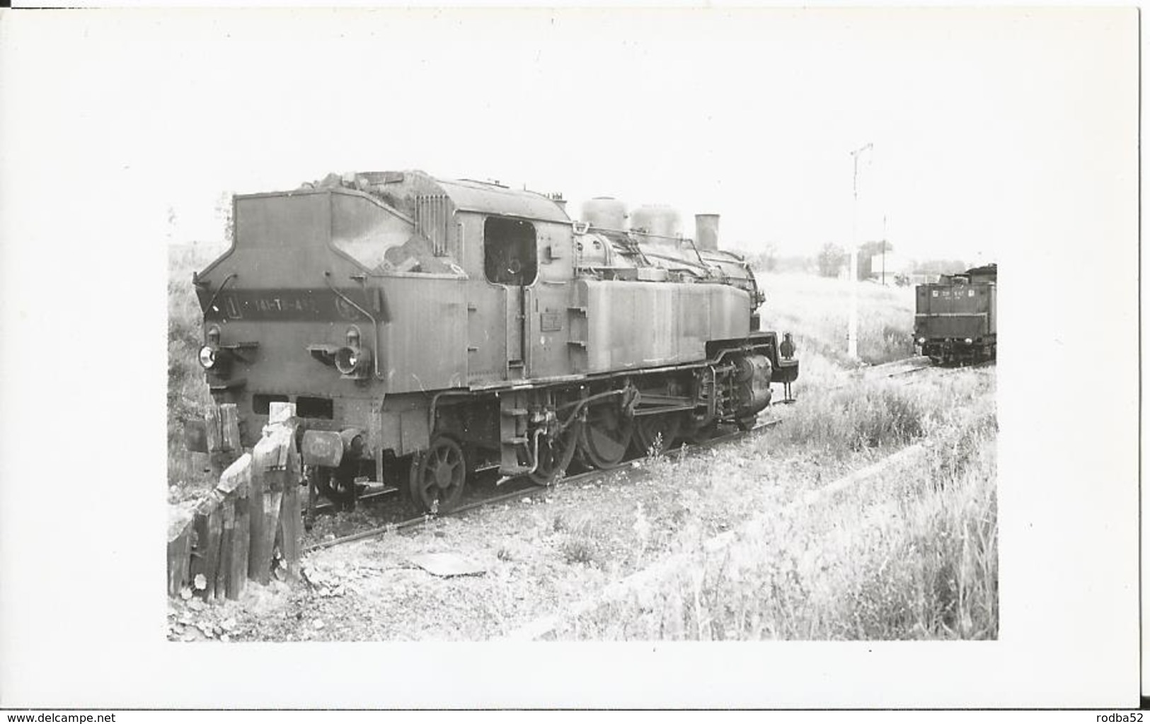 Photo -Thème Chemin De Fer - SNCF - Locomotive Gros Plan  - Train  - - Trains