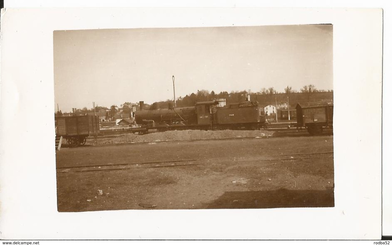 Photo -Thème Chemin De Fer -   SNCF - Locomotive   - Train  - Gare à Localiser - Trains