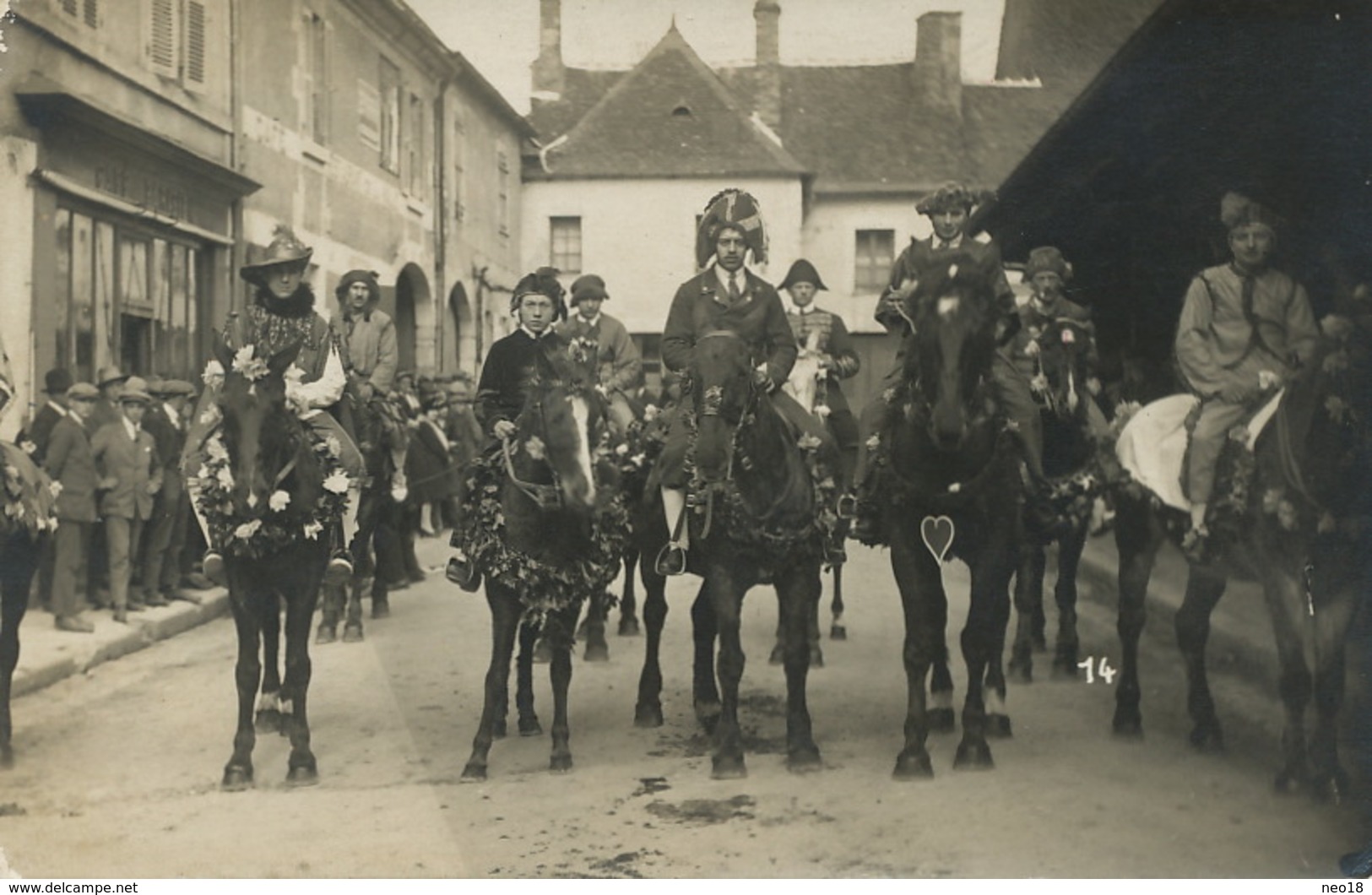 Carte Photo Les Aix Angillon Char Cavalcade Groupe De Cavaliers - Les Aix-d'Angillon