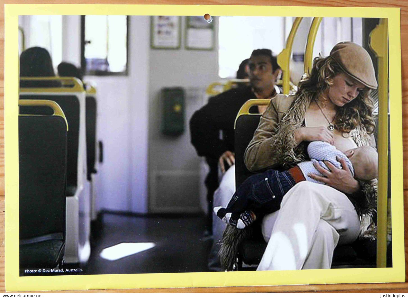 FEMME BEBE AU SEIN ALLAITEMENT AUSTRALIE PHOTO DEZ MURAD BREASTFEEDING MATERNITE SEINS NUS TETEE - Ethniques, Cultures