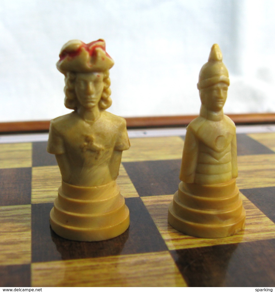 Chess Exclusive Plastic Magnetic Road (set) 1990s Russia. - People