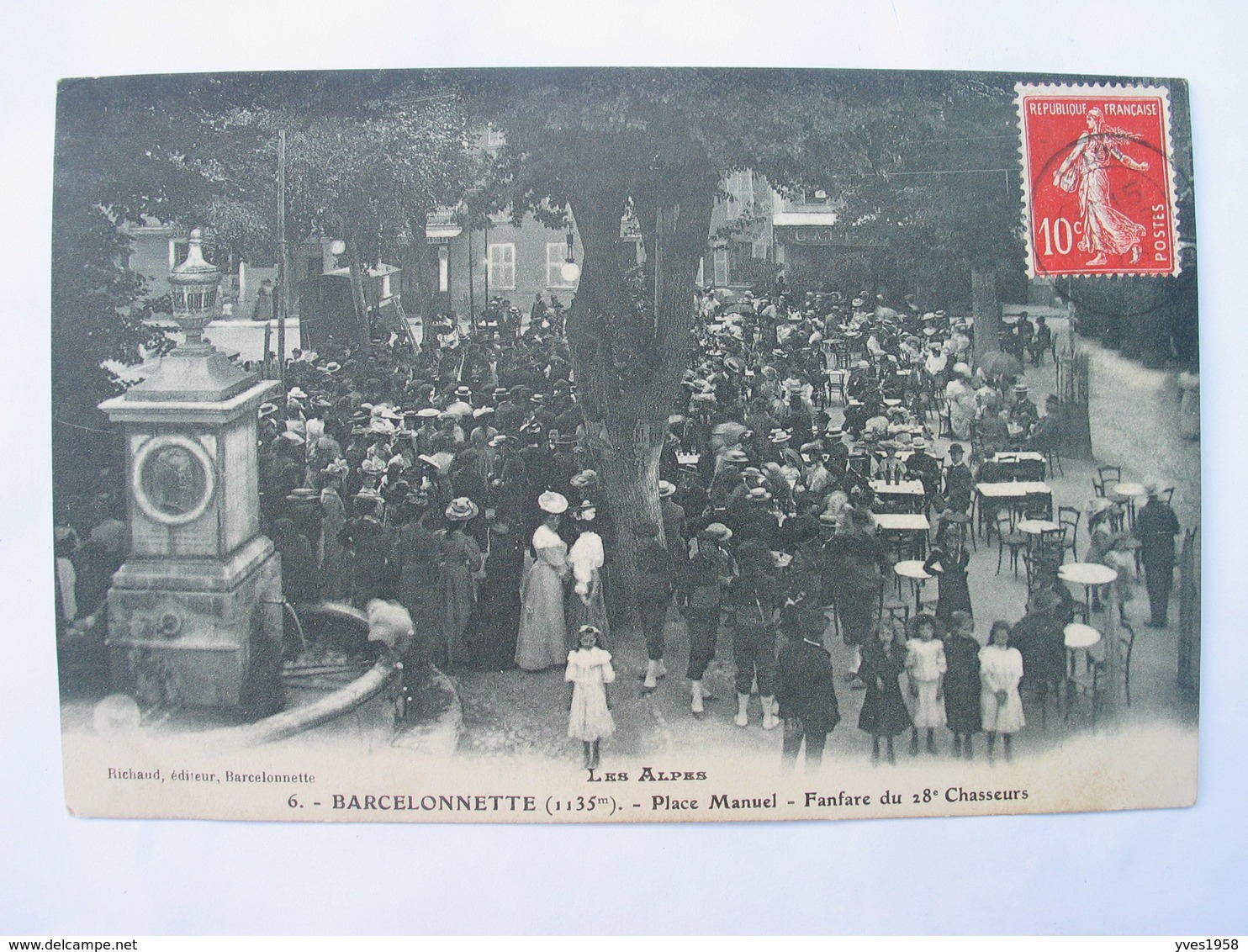 BARCELONNETTE - Place Manuel - Fanfare Du 28e Chasseurs. - Barcelonnette