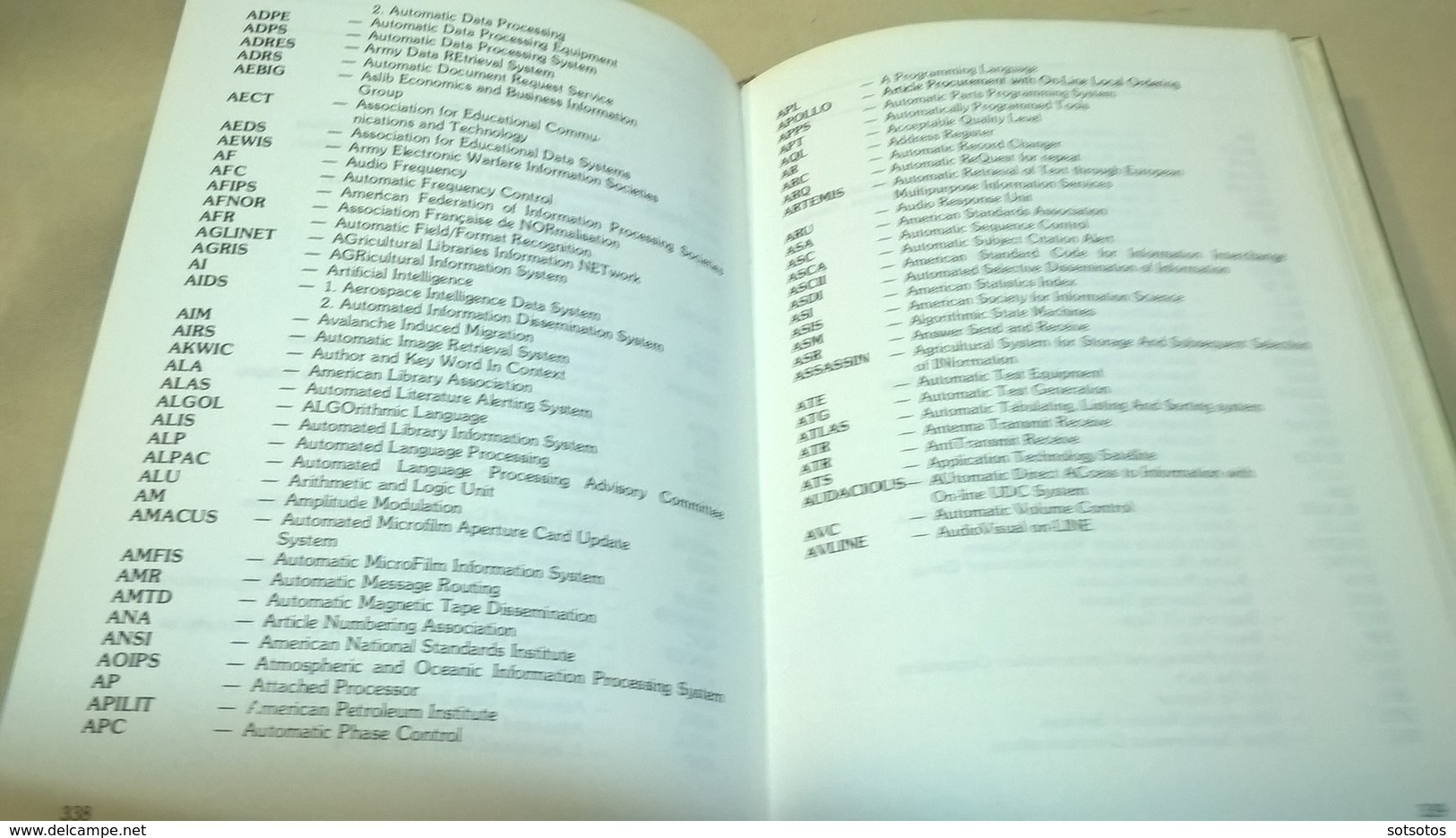 DICTIONARY Of COMPUTING: ENGLISH-GREEK And GREEK-ENGLISH DICTIONARY Of INFORMATIQUE, 418 Pages (13,50x19 Cent.) - Wörterbücher