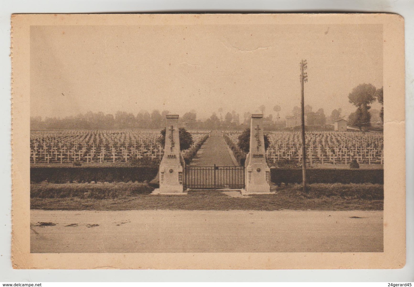 CPSM BRAS SUR MEUSE (Meuse) - Le Cimetière Militaire Français 3714 Tombes, 2 Ossuaires - Sonstige & Ohne Zuordnung