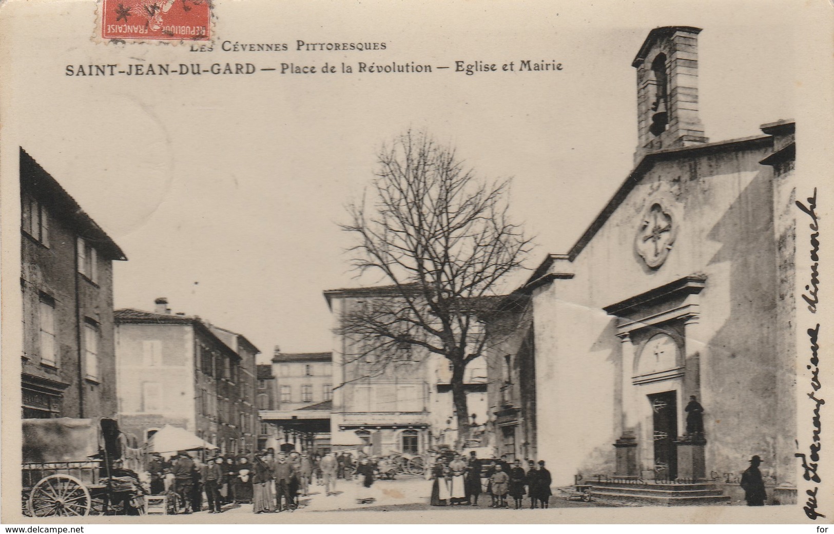 Gard : SAINT-JEAN-du-GARD : Place De La Révolution - église Et Mairie Jour De Marché ( Belle Animation ) - Saint-Jean-du-Gard