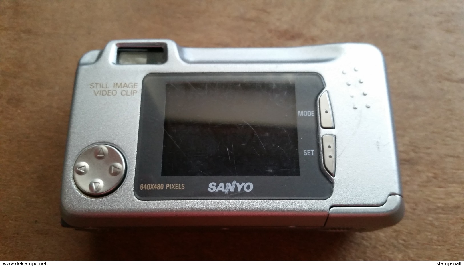 SANYO LCD Digital Camera VPC-G250 Digicam With Progressive Scan CCD 1:2.8/8.0 6mm Lens. READ DESCRIPTION. - Cameras