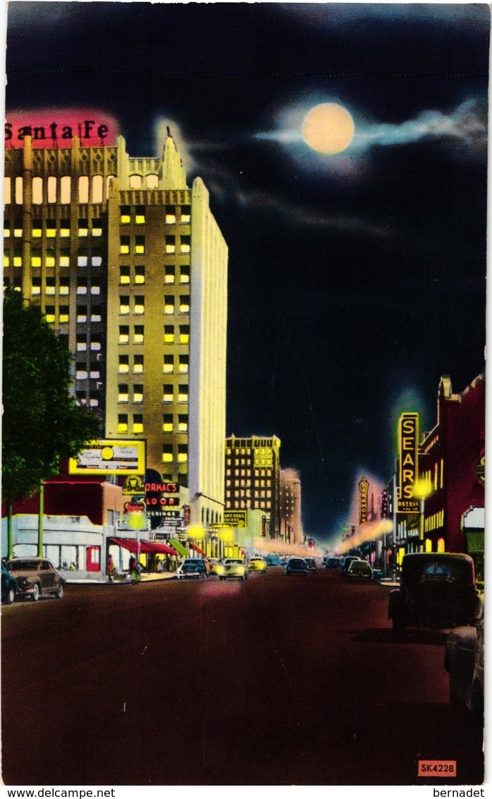 U.S.A. .. TEXAS ... AMARILLO .. A NIGHT VIEW OF POLK STREET .. THE MAIN THOROUGHFARE OF AMARILLO .. TEXAS - Amarillo