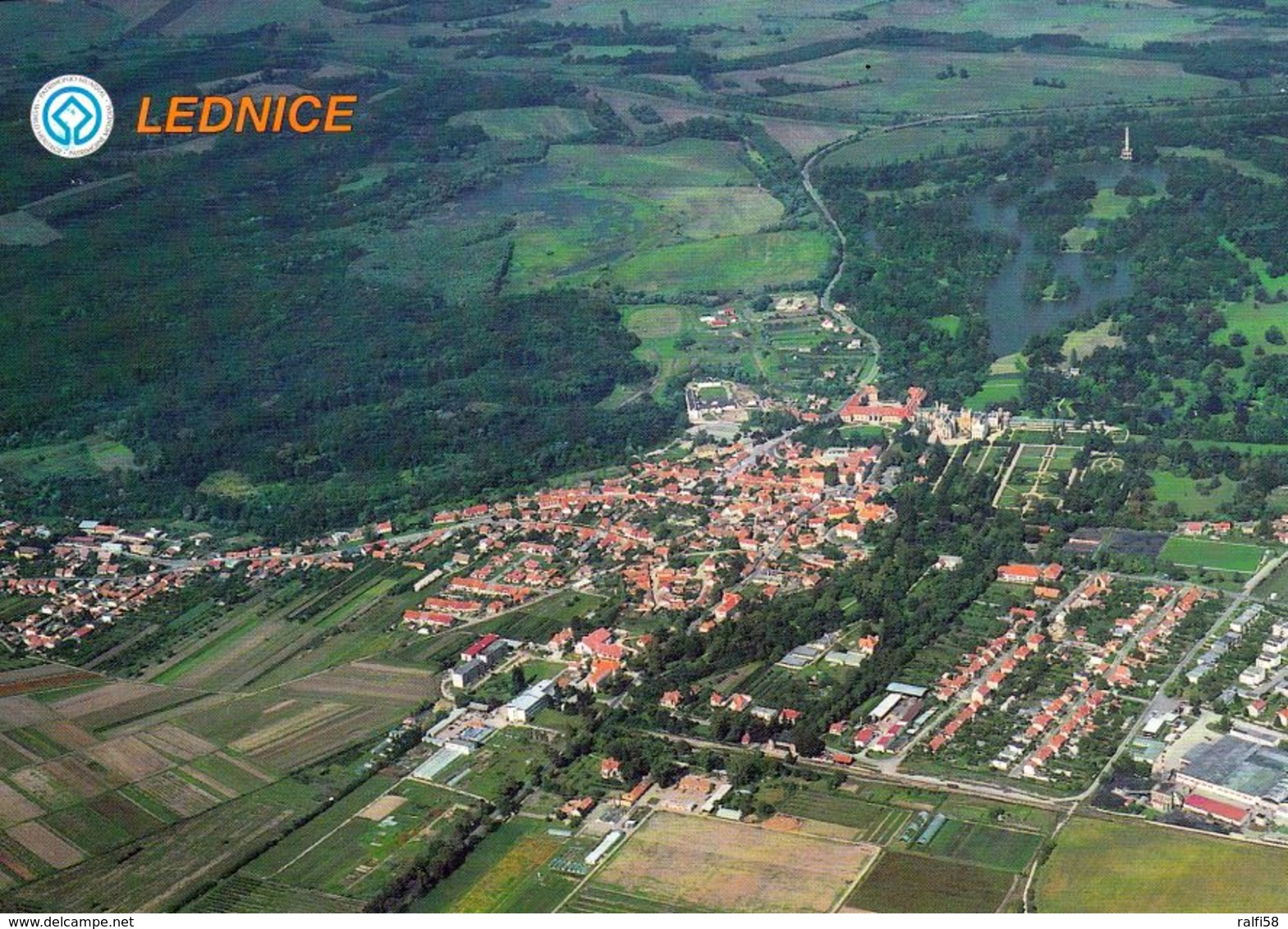 1 AK Tschechien * Blick Auf Den Ort Lednice (deutsch Eisgrub) - Luftbildaufnahme * - Tschechische Republik