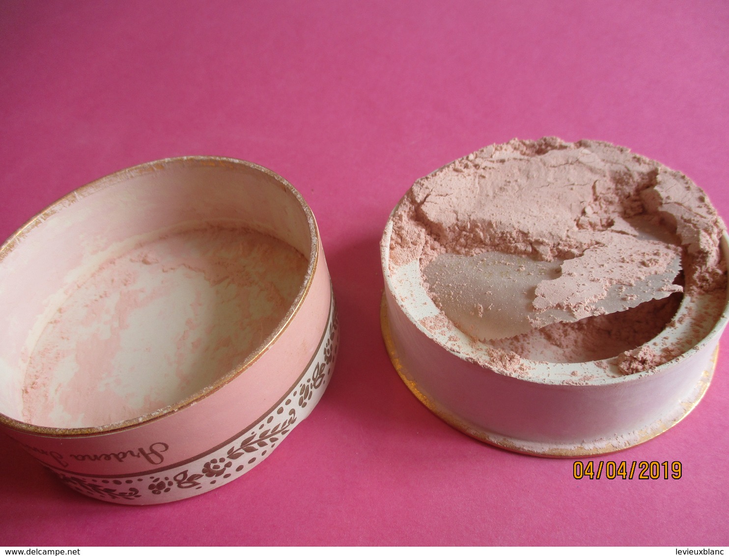 Maquillage/Boite de Poudre de riz/ Elisabeth ARDEN,Paris-New York-London/Ardena Invisible Veil/Pink/Vers 1930-50 PARF189