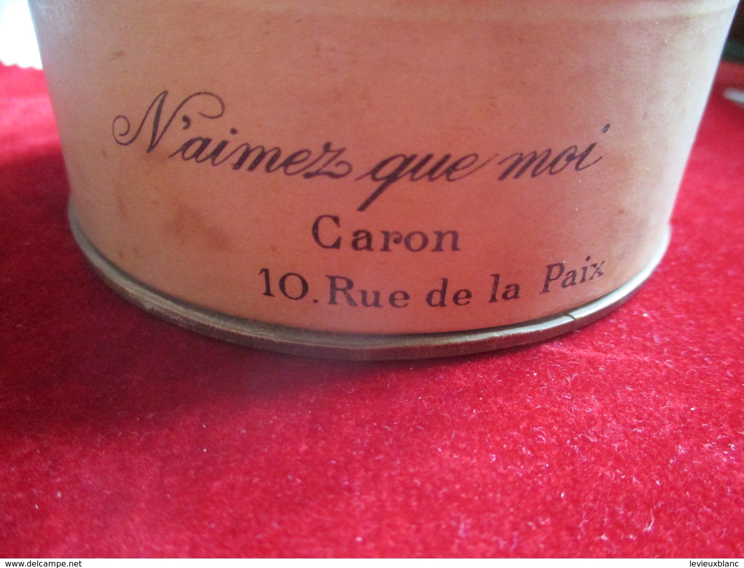 Maquillage/Boite de Poudre de riz/ CARON/ N'Aimez que moi/ 10 Rue de la Paix /Vers 1930-50 PARF190