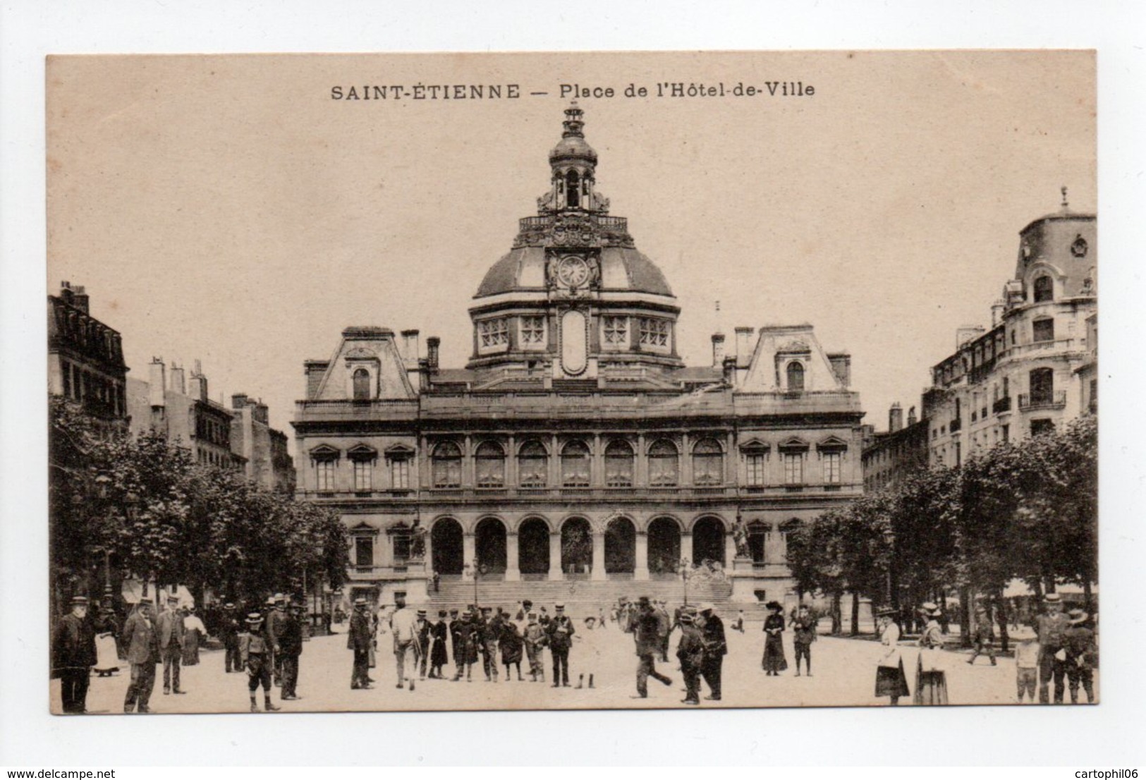 - CPA SAINT-ETIENNE (42) - Place De L'Hôtel De Ville (belle Animation) - - Saint Etienne