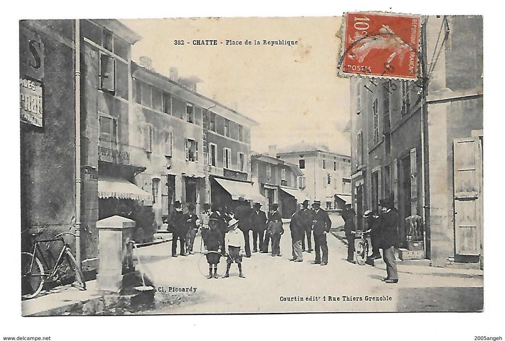 38 Dép.- 382 - Chatte Place De La République. CI, Picoardy - Courtin édit 1 Rue Thiers Grenoble. Carte Postale Ayant Voy - Autres & Non Classés