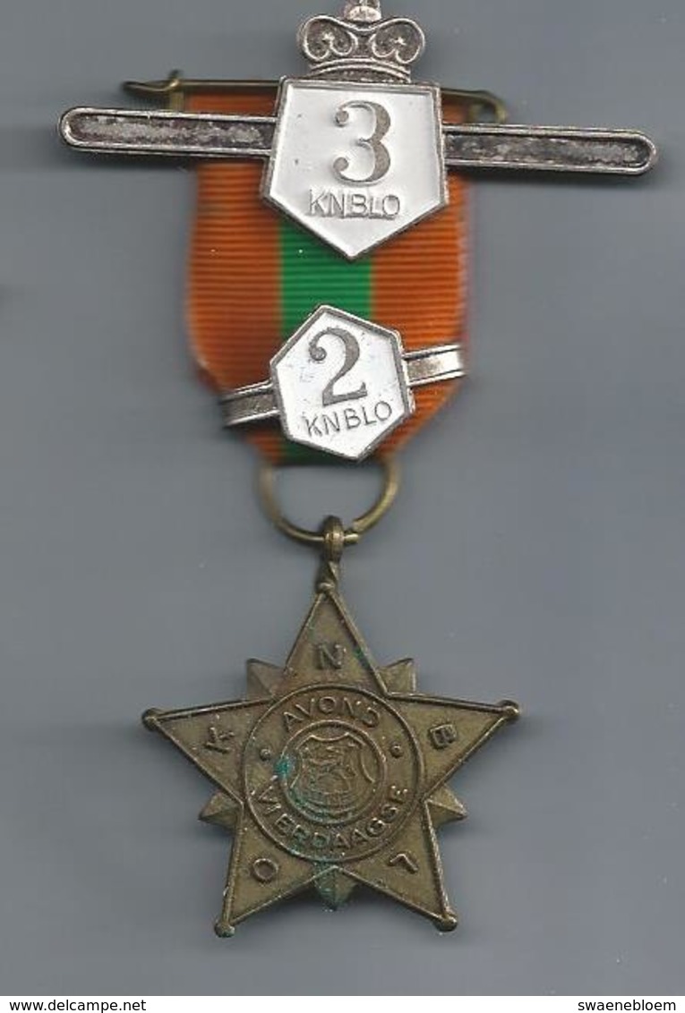 NL.- MEDAILLE. WANDELMEDAILLE. KNBLO.AVOND VIERDAAGSE Met 2 En 3. Pins. - Andere & Zonder Classificatie