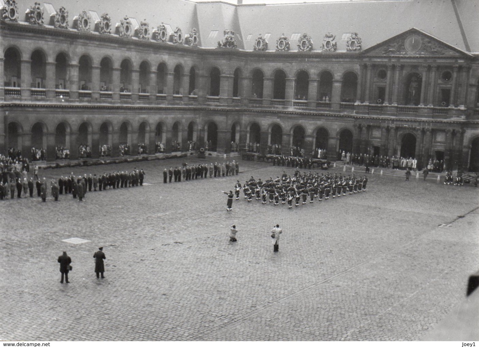 Photo De L Agence LAPI,remise De Décorations Dans La Cour Des Invalides. - Krieg, Militär