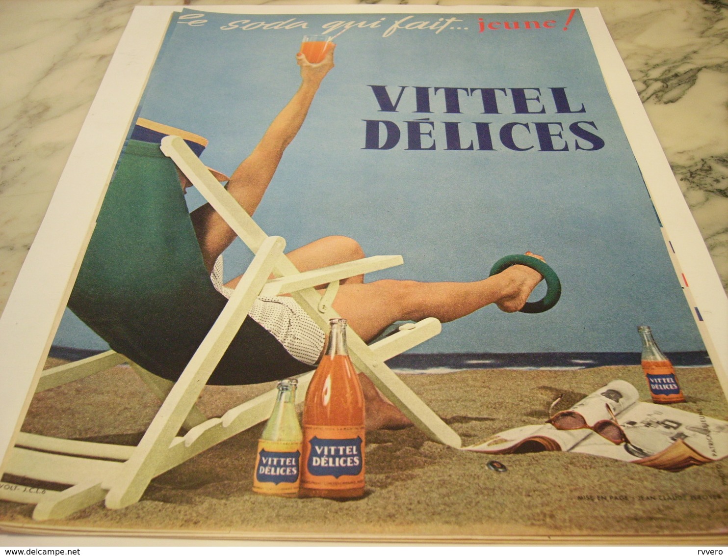 ANCIENNE PUBLICITE LE SODA QUI FAIT JEUNE  VITTEL DELICES  1959 - Affiches