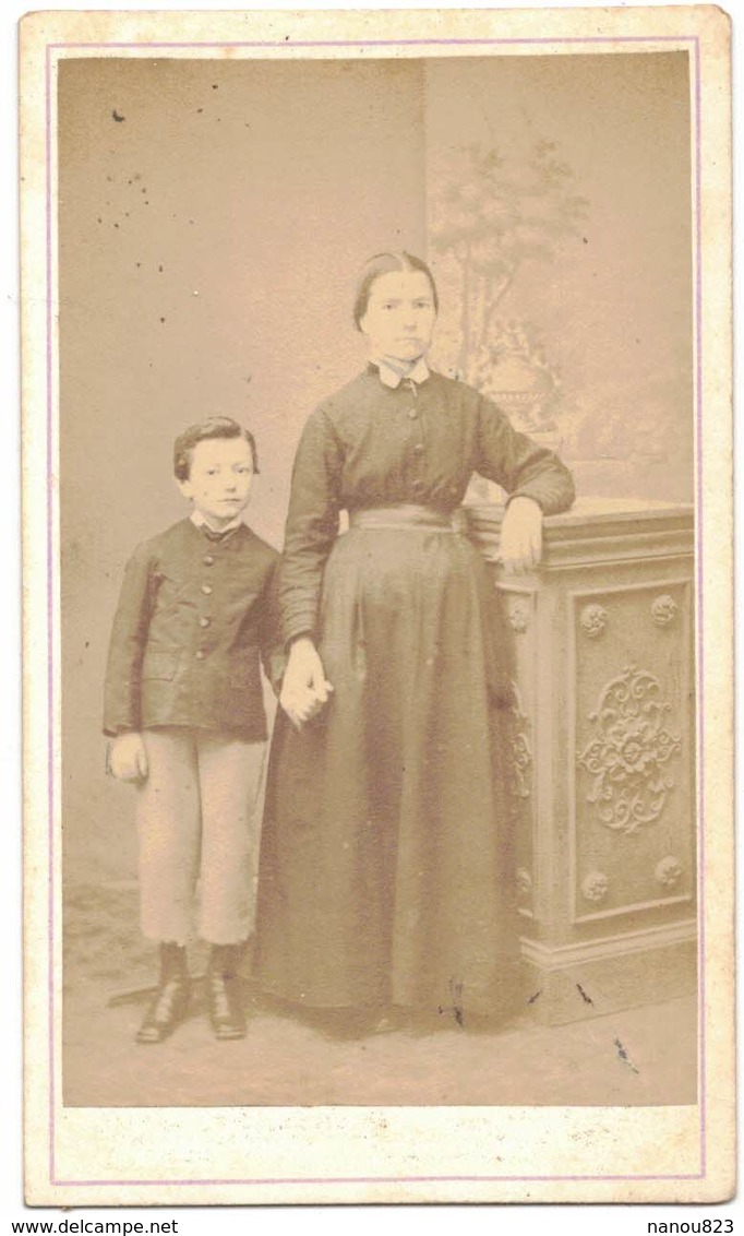 PHOTO CDV PORTRAIT BROMURE PHOTOGRAPHE VIDALAT à NARBONNE Enfant - Femme Robe à Crinoline  A IDENTIFIER LOCALISER - Anciennes (Av. 1900)