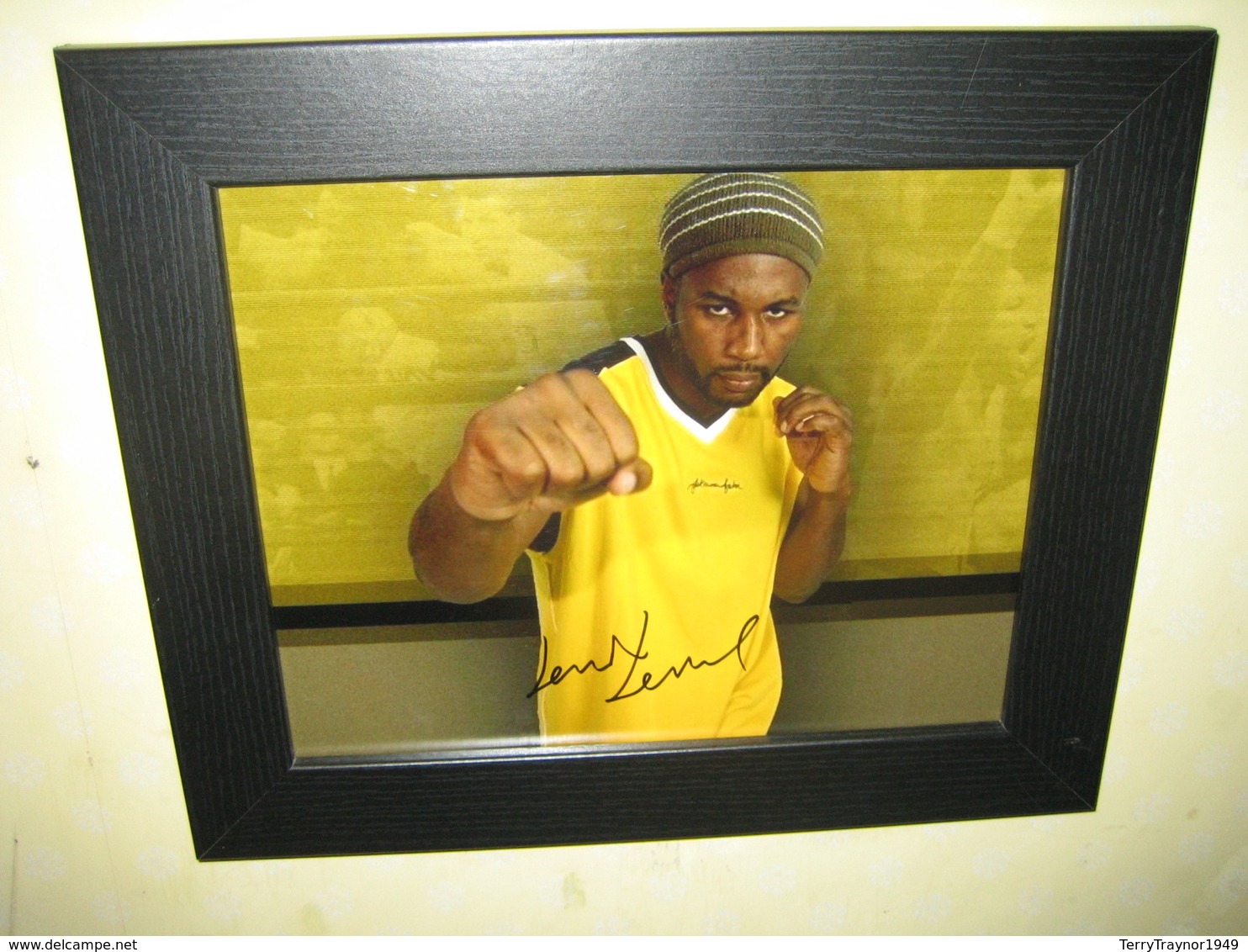 Lennox Lewis {Boxing} - Hand Signed Photograph {8x10 Ins} Framed With Certificate Of Authenticity - Famous People