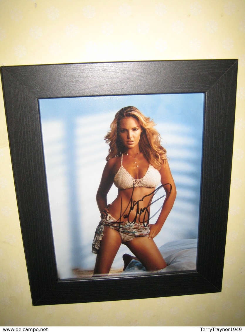 Katherine Heigl - Hand Signed Photograph {8x10 Ins} Framed With Certificate Of Authenticity - Famous People