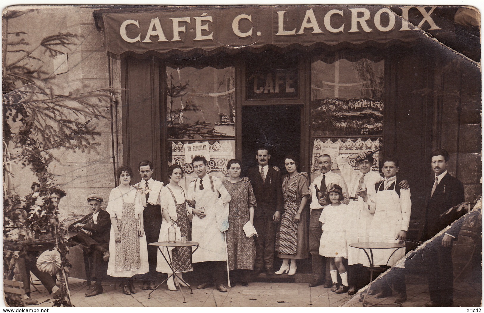 42 ROANNE CARTE PHOTO **Café C.LACROIX**  Café Situé à L'angle Rue St-Alban (plaque De Gauche) Et Rue Victor Hugo) - Roanne