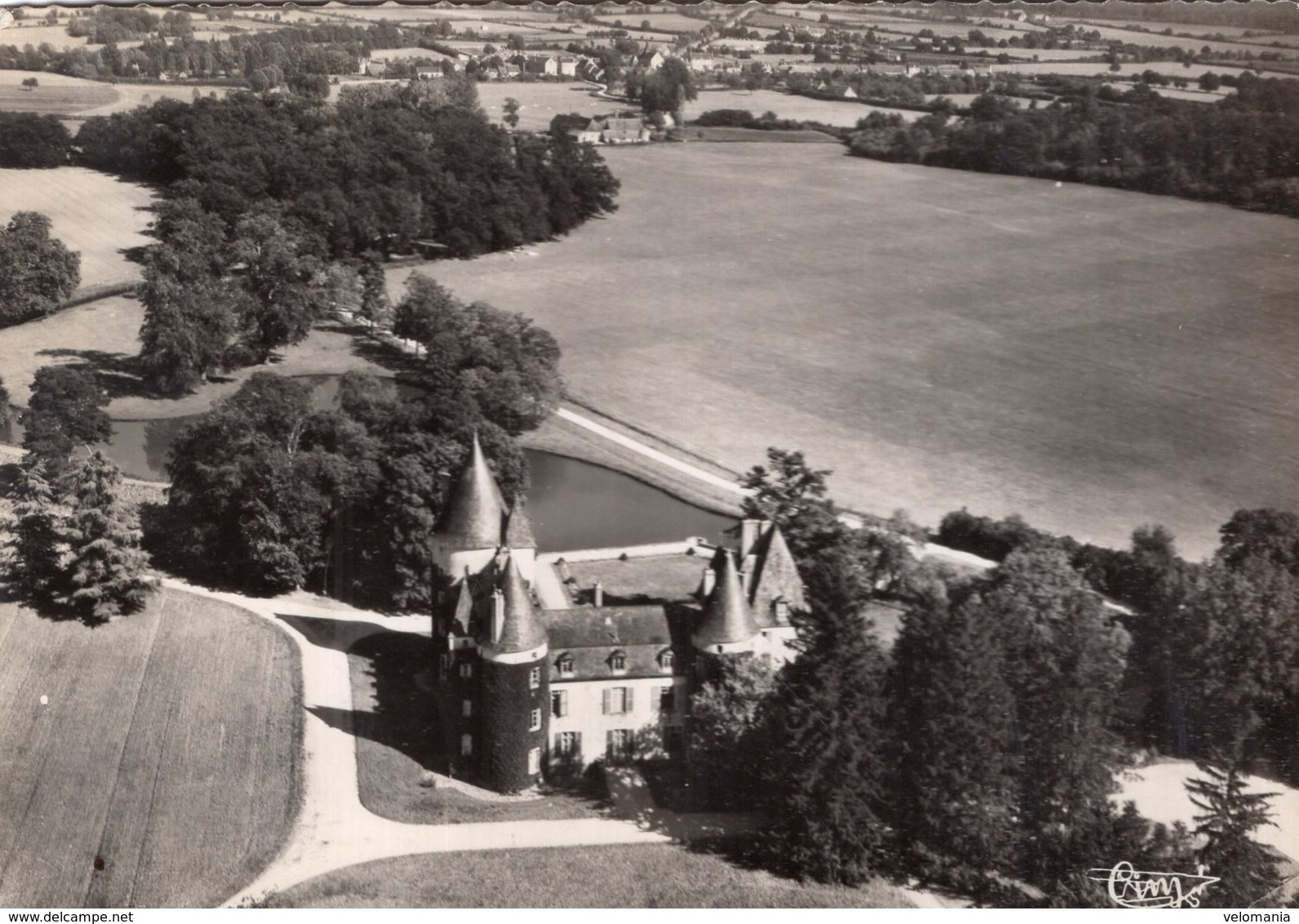 2668 Cpsm 18 Thaumiers - Le Château, Vue Aérienne - Thaumiers