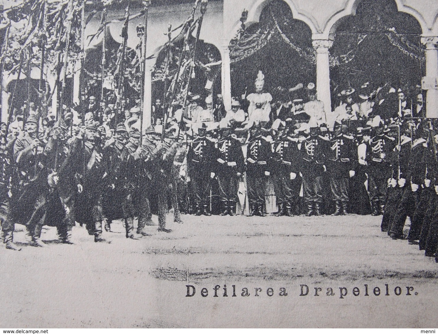 ROUMANIE ROMANIA Cpa Postcard  - BUCURESTI - Defilarea Drapelelor In Front Of Royal Tribune - Royalty - Romania