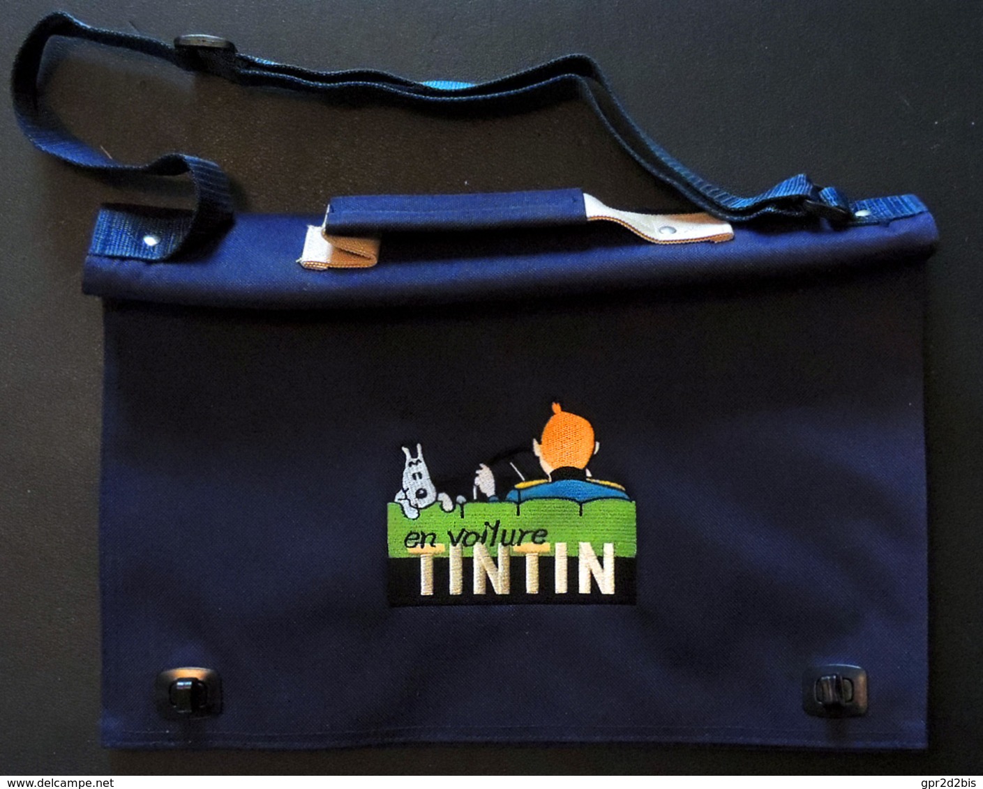 TINTIN - Sac / Cartable - NEUF Jamais Utilisé EN VOITURE TINTIN De 2001, Logo Brodé - Objets Publicitaires