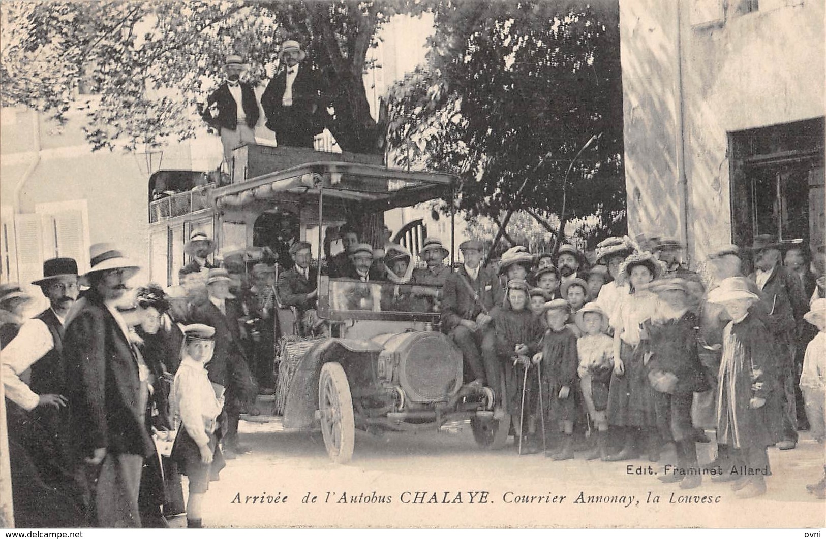 07 - CPA CHALAYE Arrivée De L'autobus  RARE - Autres & Non Classés