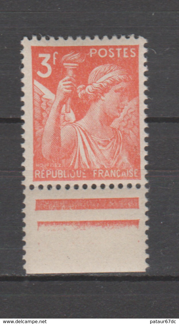 FRANCE / 1944 / Y&T N° 655 ** : Iris 3F BdF - Gomme D'origine Intacte - Nuovi