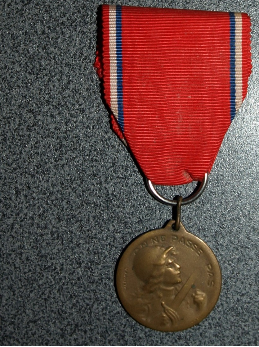 MEDAILLE  DE VERDUN - France