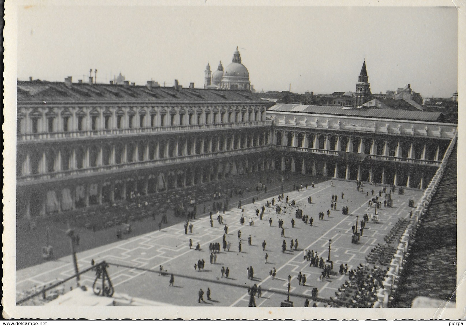 PIAZZA NON IDENTIFICATA - ANIMATA PROBABILE ANNI '50 - FOTO FERRANIA - Altri & Non Classificati