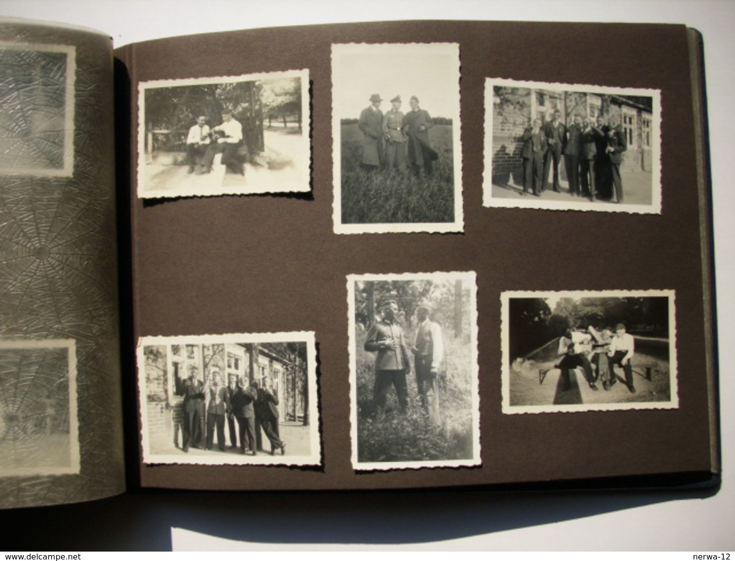Militaria 2. Weltkrieg Fotoalbum eines Unteroffiziers aus der Zeit 1939-45. Gefallen am 30 März 1945 in Gothafen.