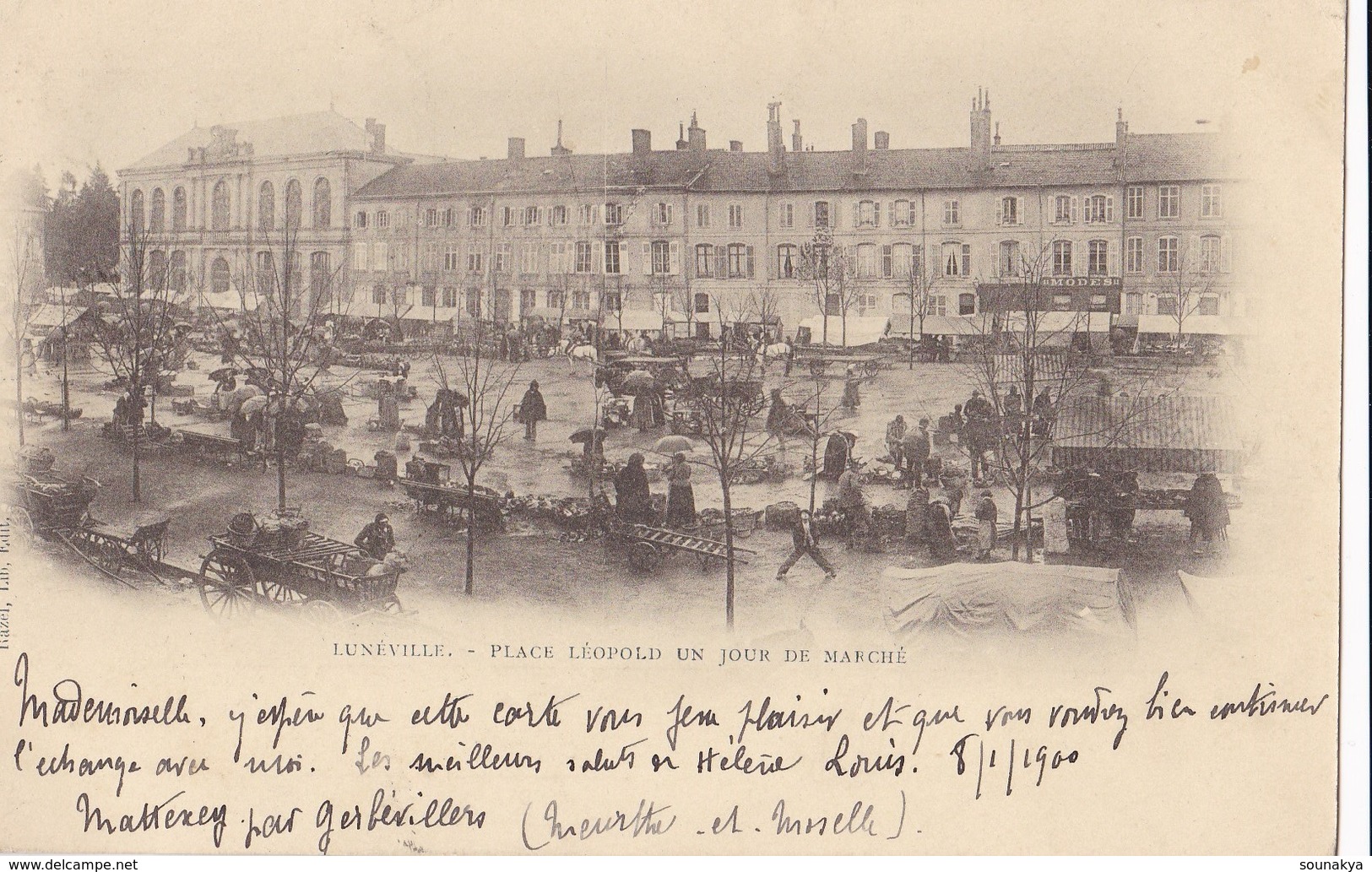 LUNEVILLE // Place Leopold Un Jour De Marché - Luneville