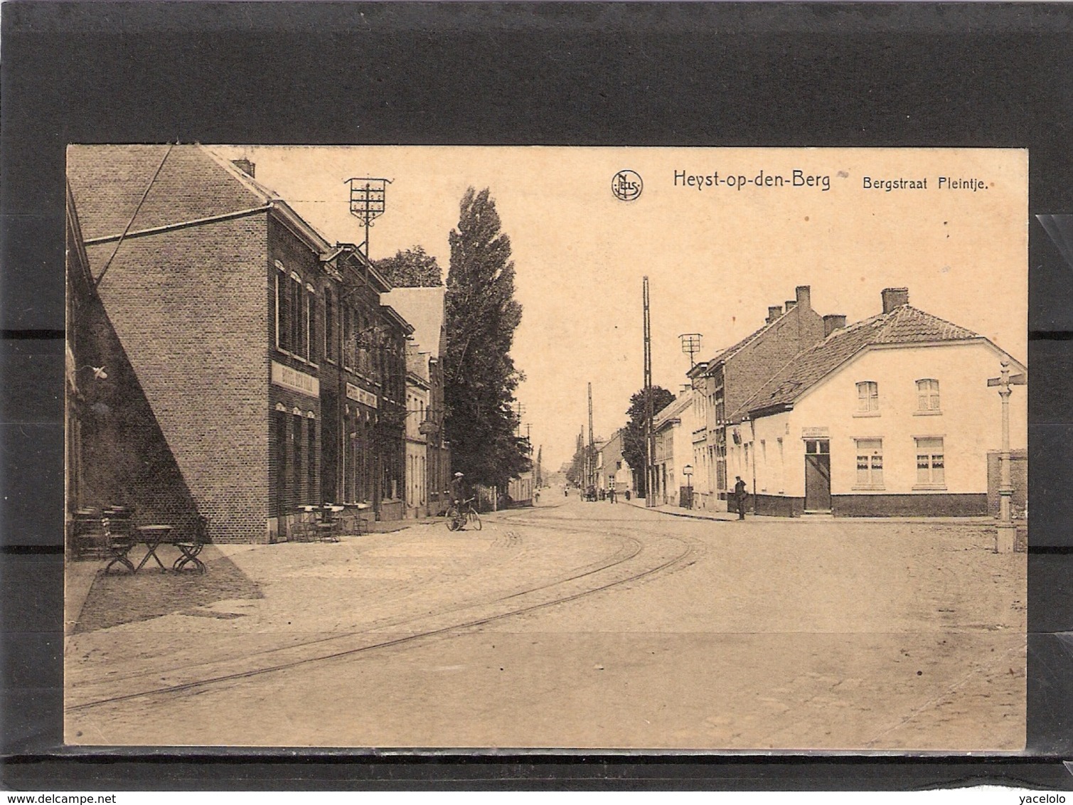 Heyst-op-den-Berg  Bergstraat Pleintje - Heist-op-den-Berg