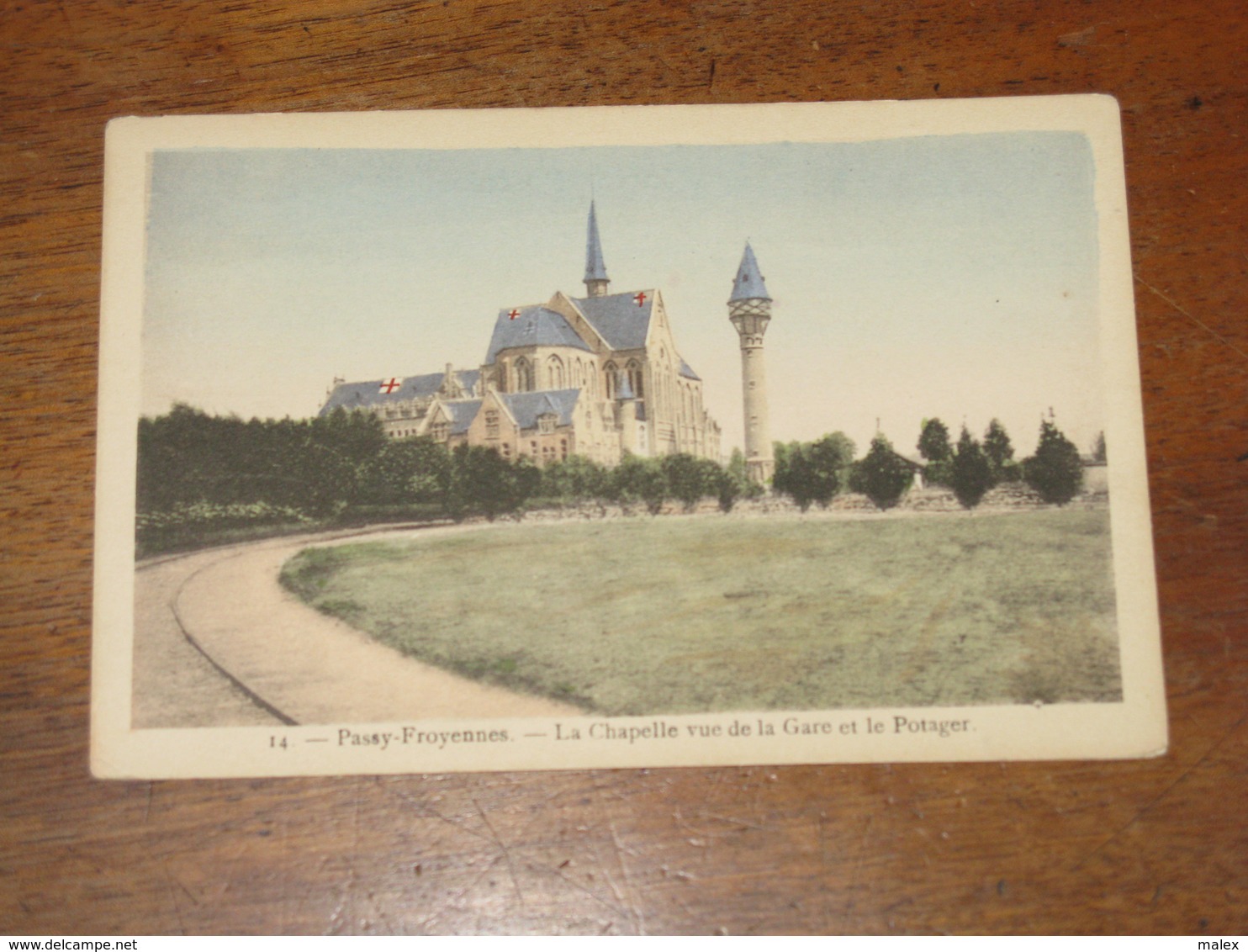 PASSY-FROYENNES / La Chapelle Vue De La Gare Et Le Potager - Autres & Non Classés