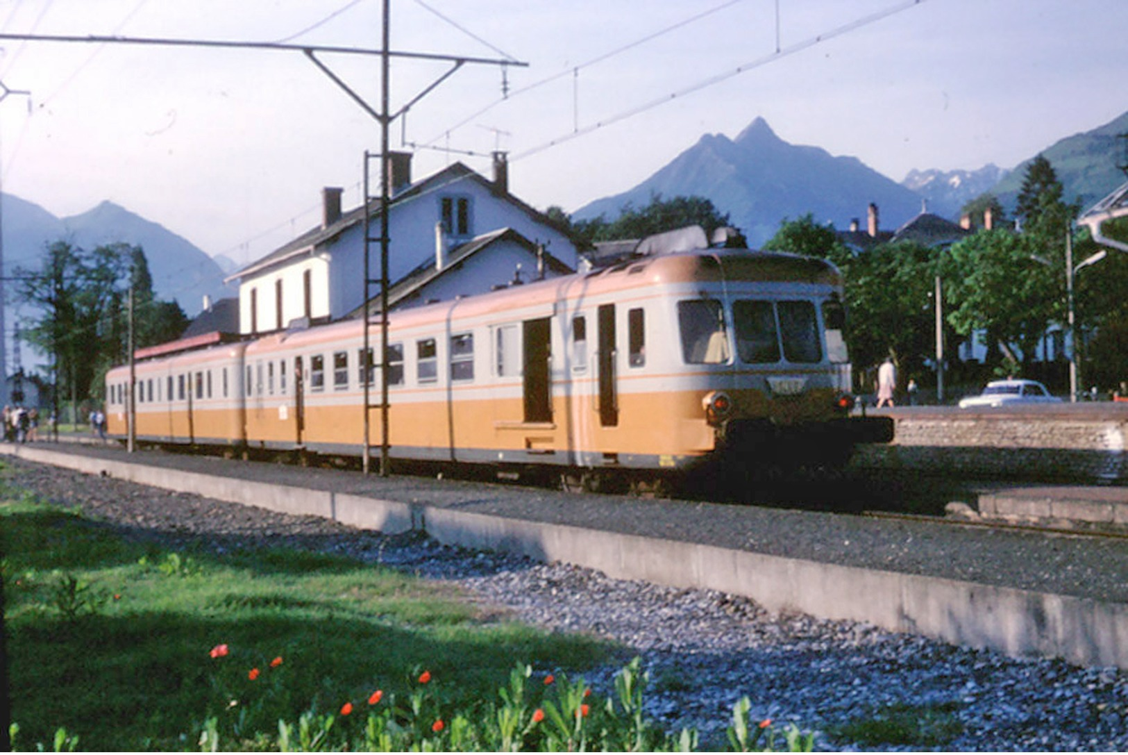 Argelès-Gazost (65 - France) Juin 1982 - Autorail X2700 - Argeles Gazost