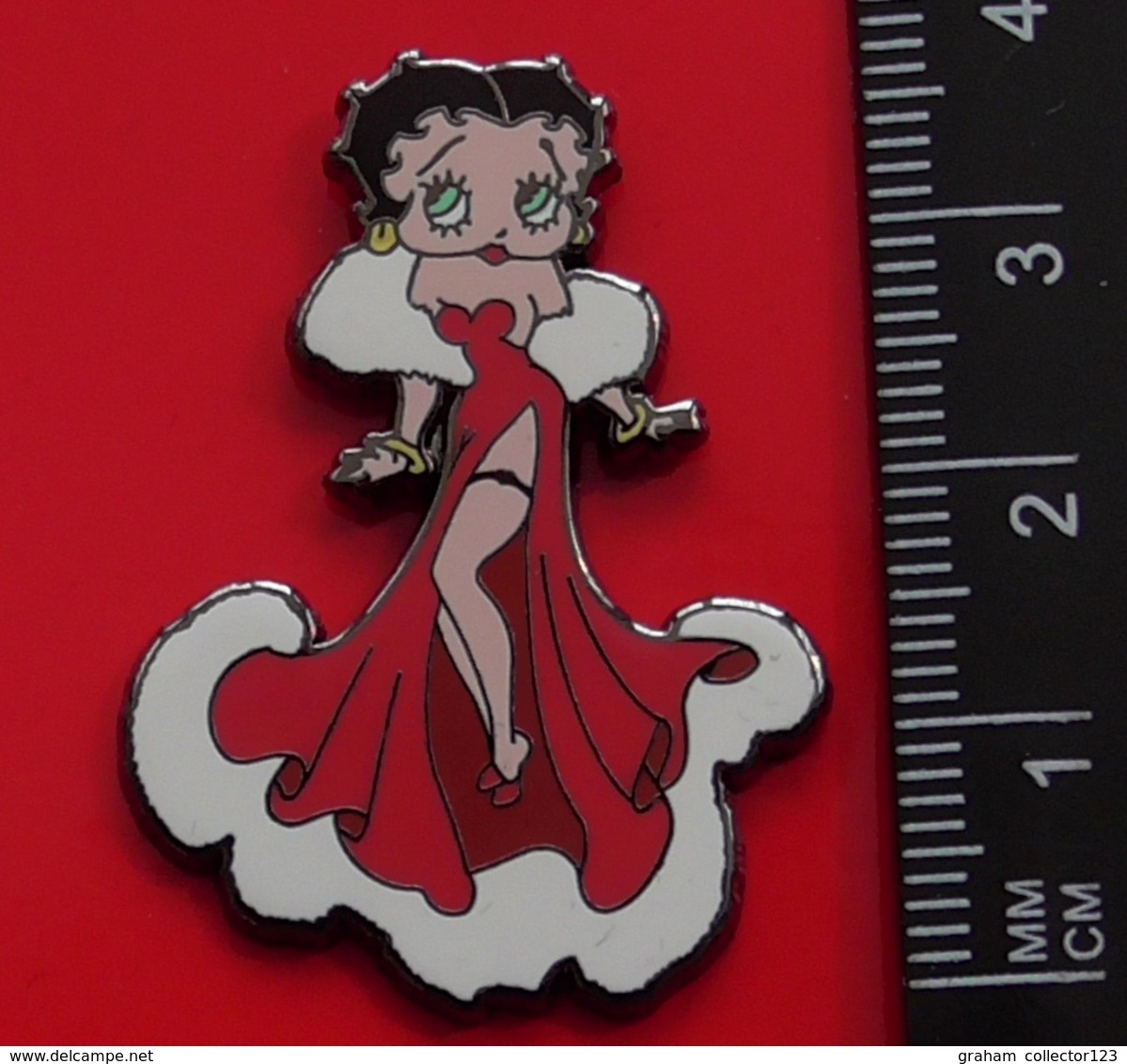 Modern Enamel Pin Badge Betty Boop Character Red White Gown Dress - Celebrities